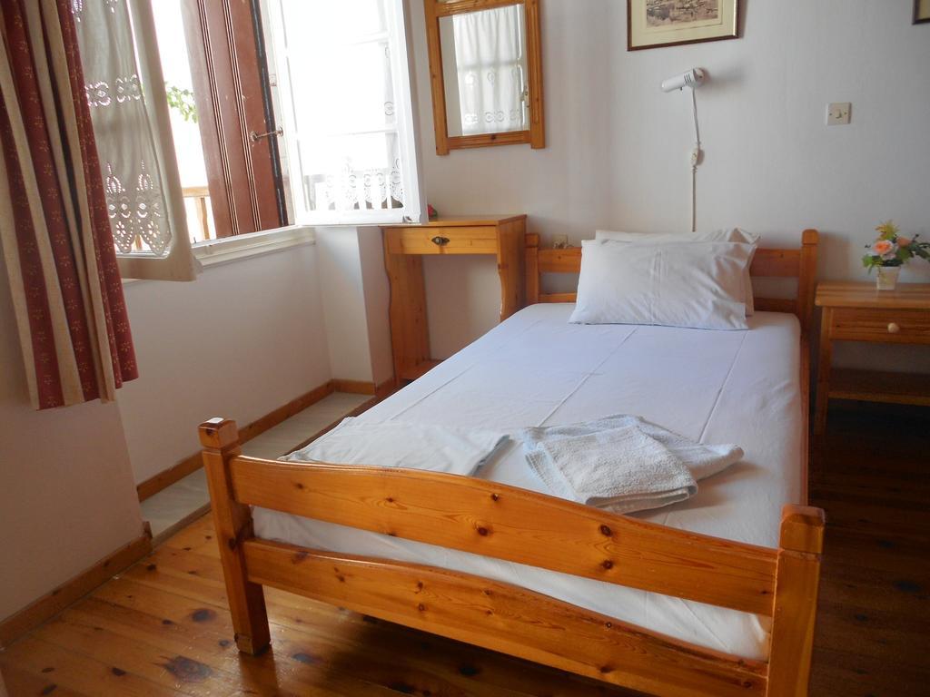 Aggela Guesthouse Skopelos Værelse billede