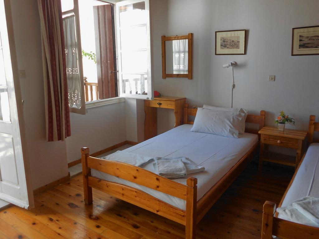 Aggela Guesthouse Skopelos Værelse billede